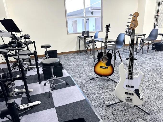 MUZYX横浜校の電子ドラムなど