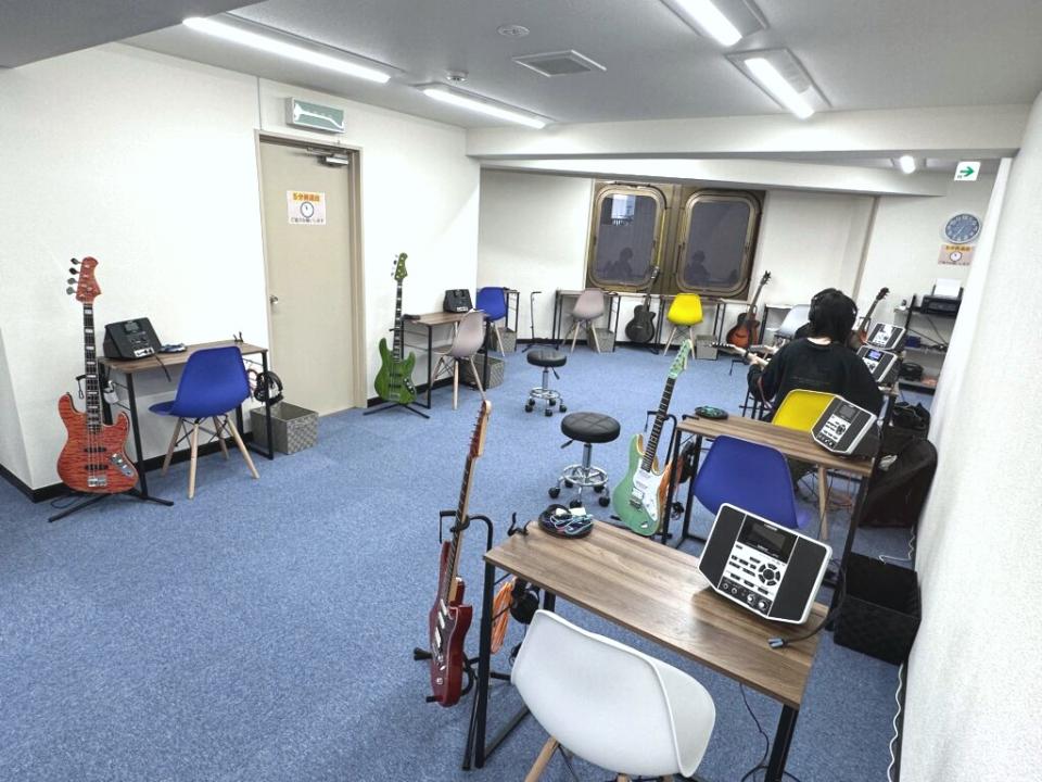 MUYX大宮店のベース練習スペース